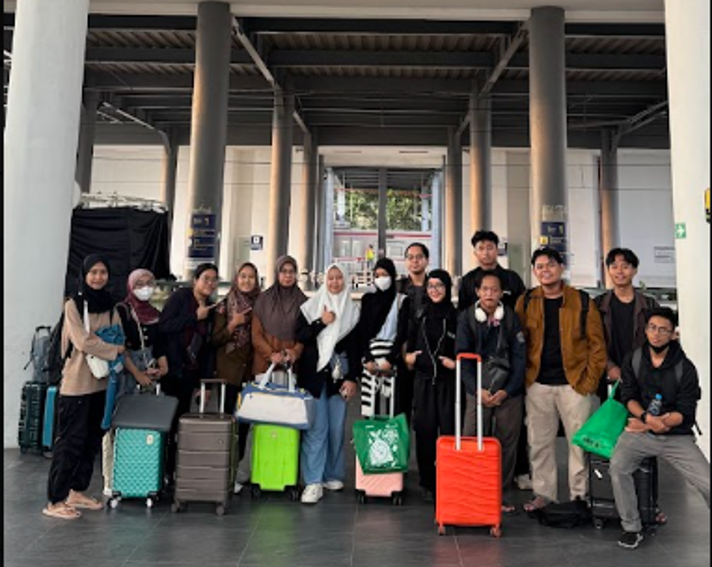 Mahasiswa Fisika UNSOED Go International lewat Program MBKM di Malaysia