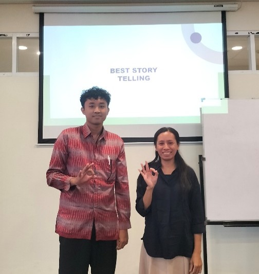 Penghargaan Best presenter kategori Story Telling